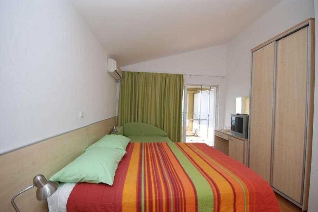 Bmv Room 2 With East Island View Sveti Stefan Exterior photo
